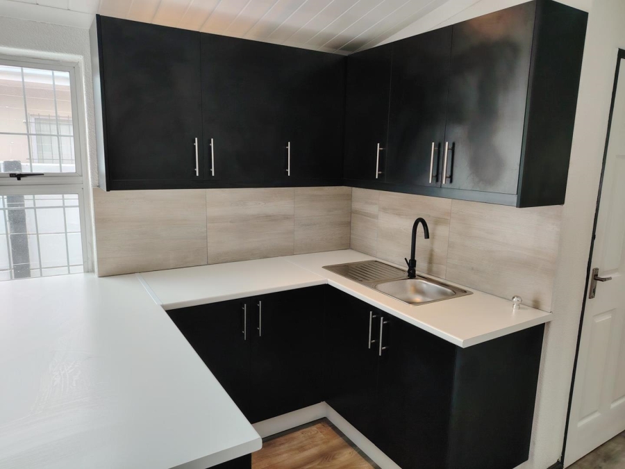 To Let 1 Bedroom Property for Rent in Goodwood Estate Western Cape